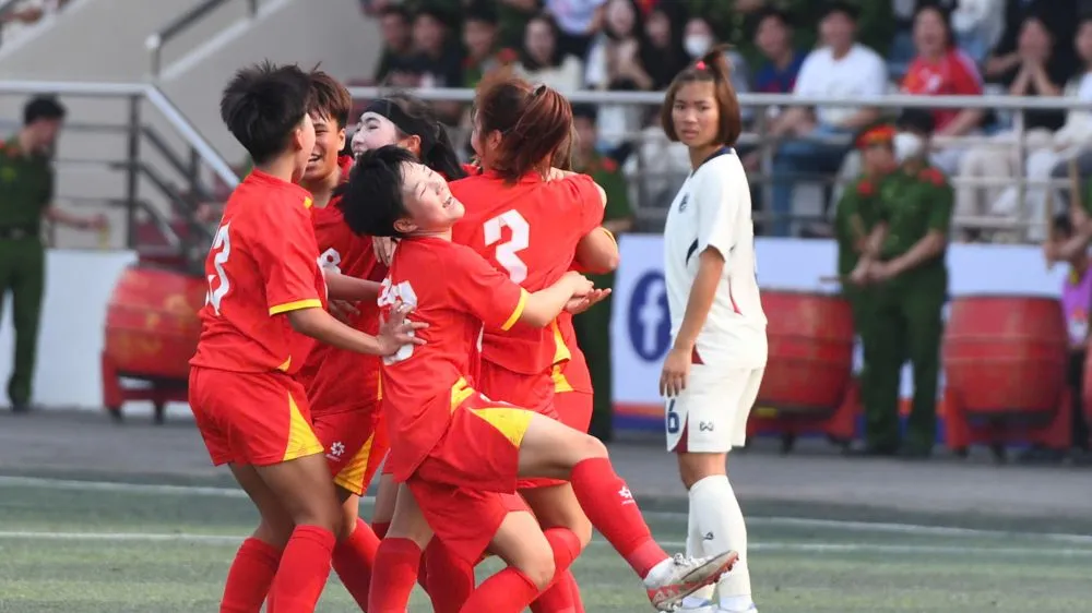 Niềm vui của các cầu thủ U17 Việt Nam sau bàn mở tỷ số.