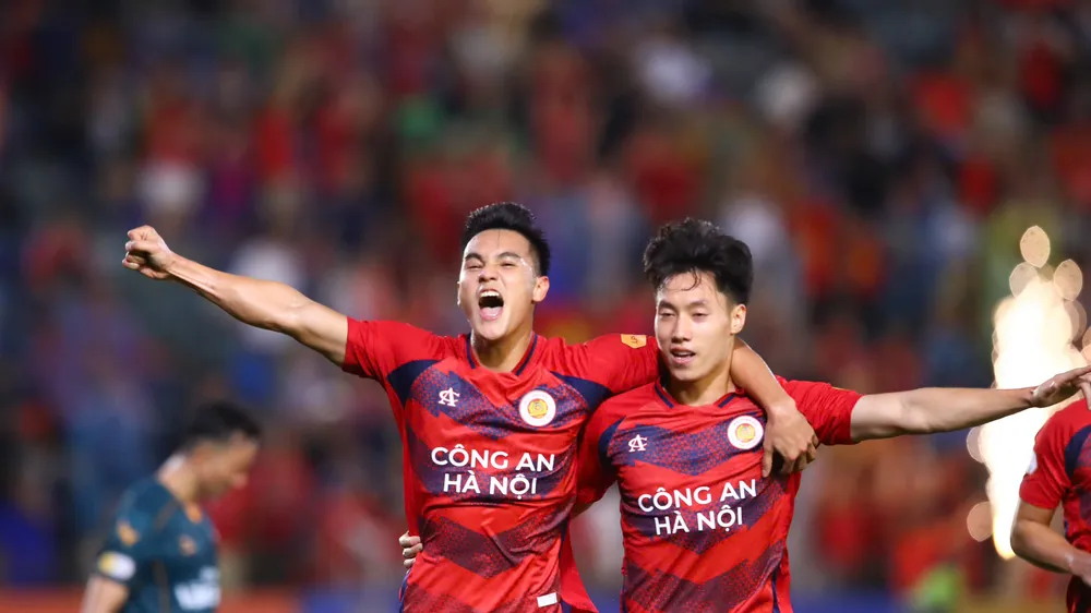CAHN có trận thắng dễ trước HA.GL. Ảnh: MINH HOÀNG