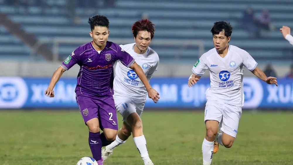 B.Bình Dương và Nam Định khá nhiều duyên nợ trong thời gian qua.