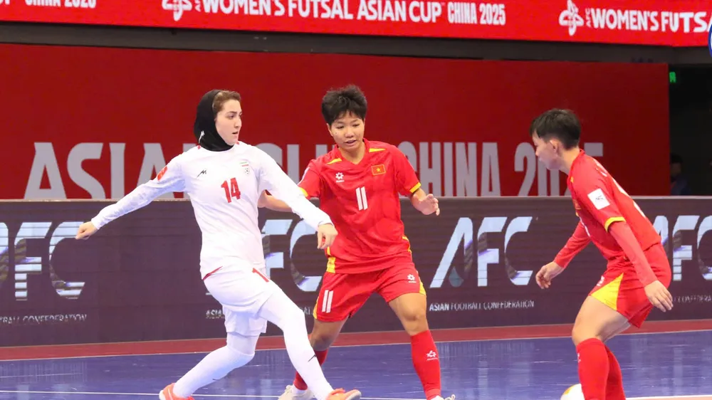 Đội tuyển futsal nữ Việt Nam bất phân thắng bại cùng đội tuyển Iran.