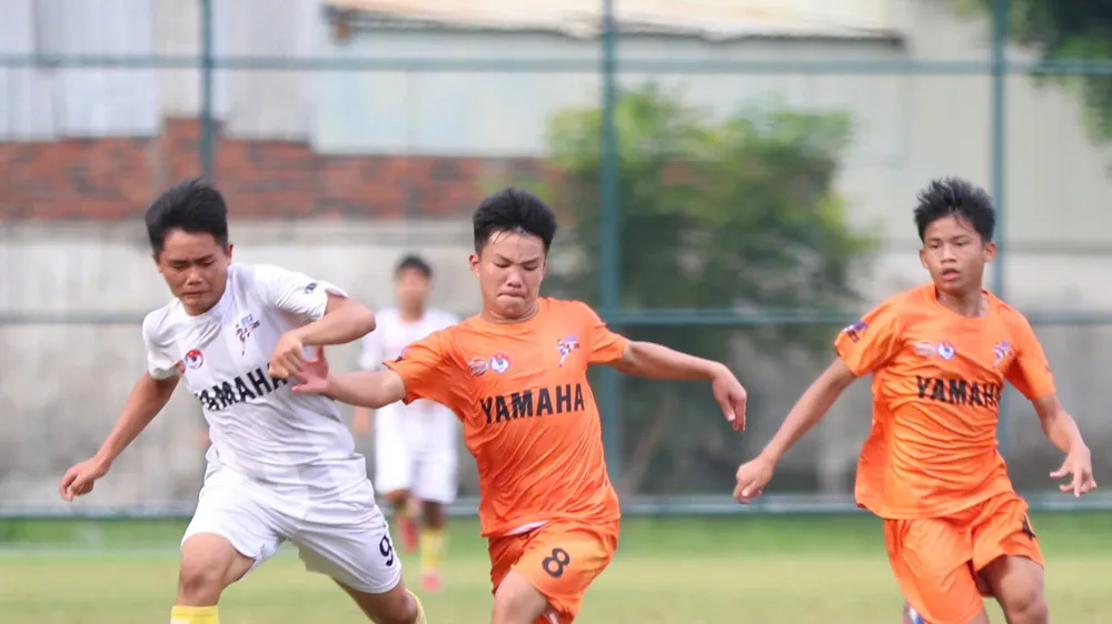 U13 TPHCM (áo trắng) dừng bước trước U13 Đà Nẵng.