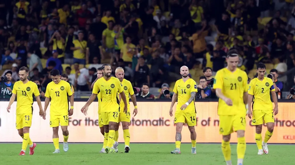 Bóng đá Malaysia rúng động từ quyết định kỷ luật của FIFA.