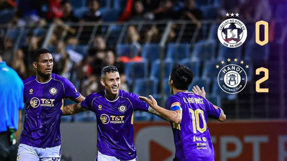 Hà Nội FC giành trọn 3 điểm trong chuyến làm khách trên sân Hòa Xuân.