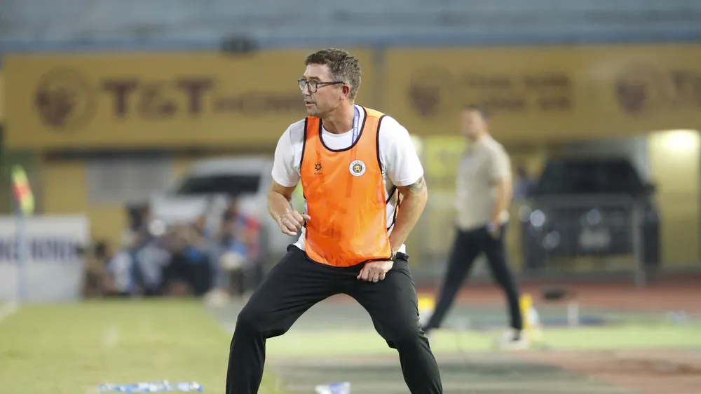 HLV Harry Kewell có khởi đầu chưa như ý cùng Hà Nội FC. Ảnh: MINH HOÀNG