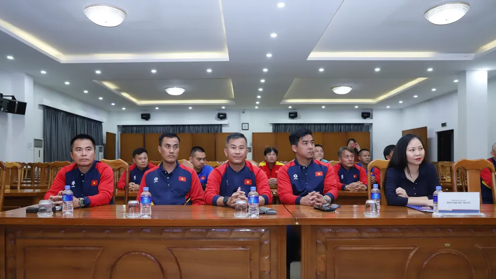 Các HLV đã hoàn tất khóa đào tạo HLV chuyên nghiệp Pro của AFC sau hơn 1 năm theo học.