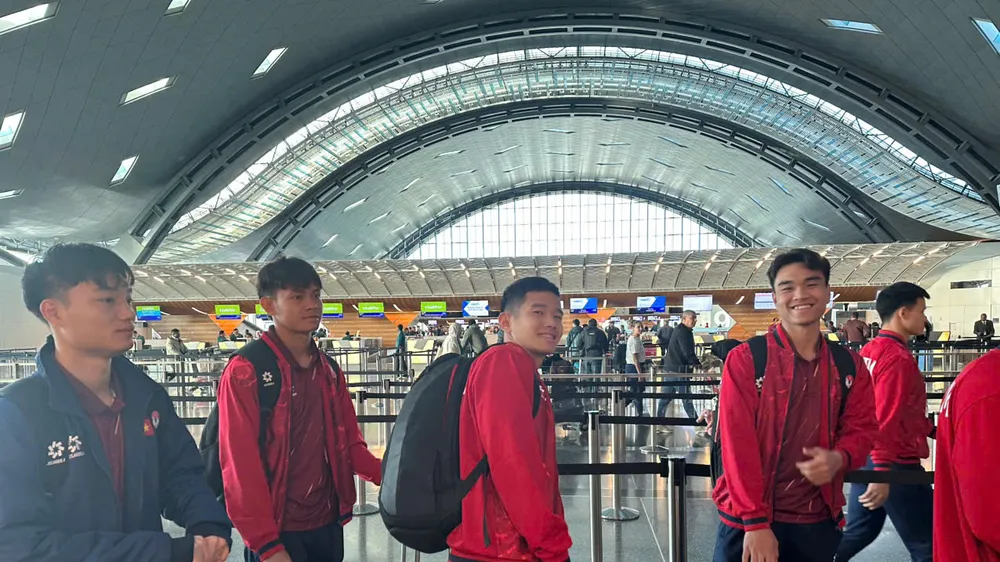 Các cầu thủ U23 Việt Nam rời Doha (Qatar) sau 1 tuần tập huấn.