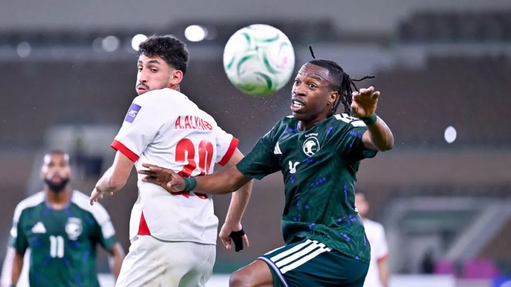 U23 Jordan (áo trắng) bất ngờ giành chiến thắng 3-2 trước đội chủ nhà U23 Saudi Arabia để làm cho cục diện bảng A thêm gay cấn.