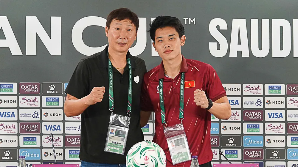 HLV Kim Sang-sik cùng các học trò sẵn sàng viết tiếp kỳ tích