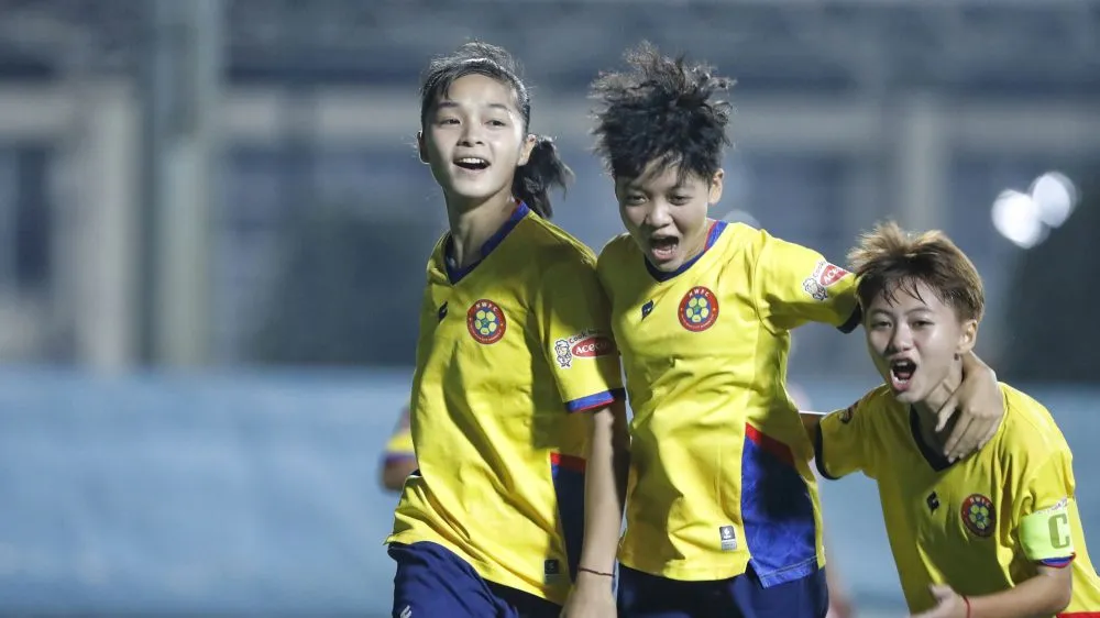 U19 nữ TPHCM gây ấn tượng sau lượt đi với ngôi đầu bảng.