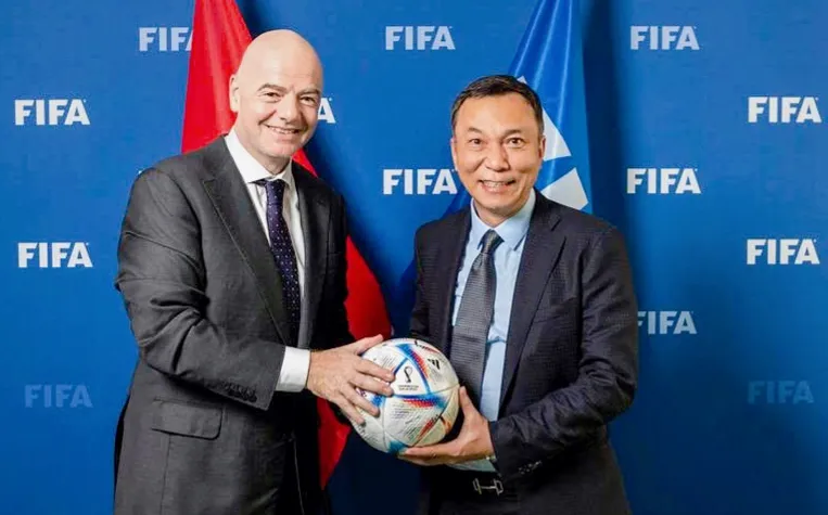 Chủ tịch FIFA Gianni Infantino trong lần gặp gỡ lãnh đạo cao nhất của VFF.