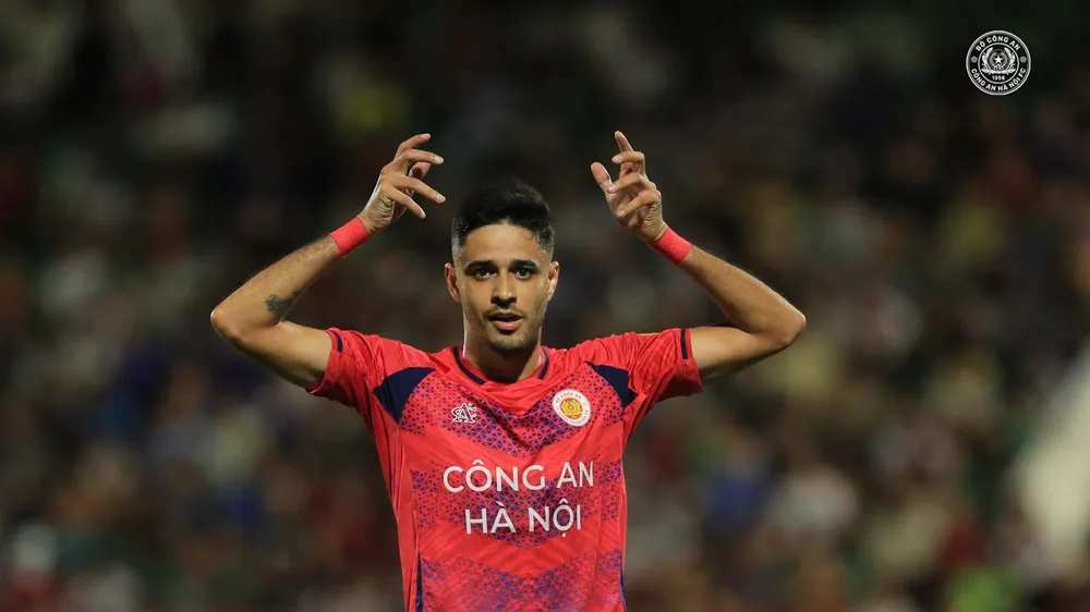 Leo Artur sẽ ngồi trên khán đài trong chuyến làm khách của CAHN trên sân Thanh Hóa vào ngày 24-2. Ảnh: CAHN FC