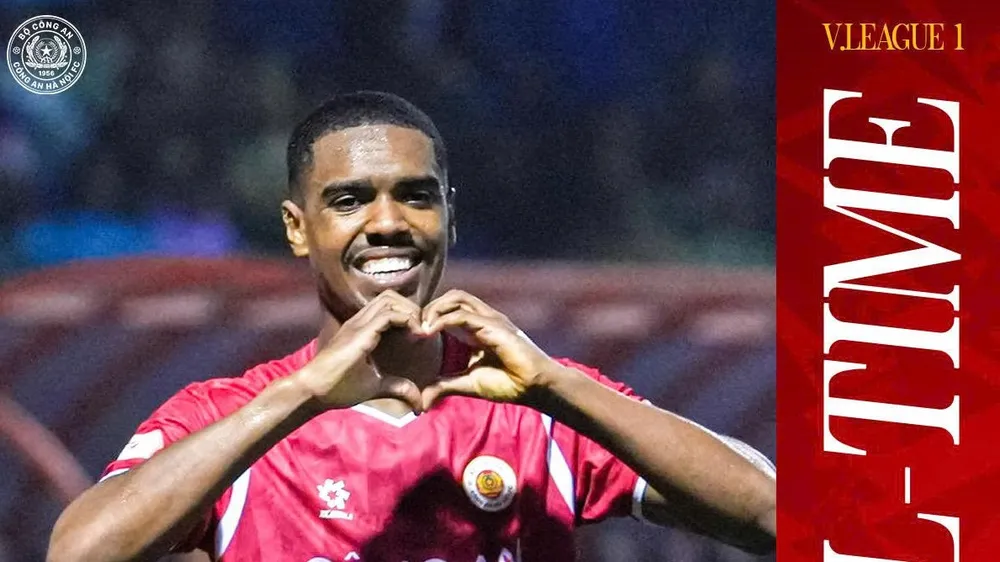 Sebastiao tỏa sáng với cú đúp cho CAHN. Ảnh: CAHN FC