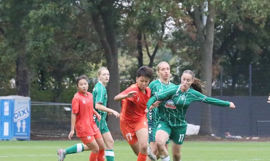Đội U17 nữ Việt Nam trong chuyến tập huấn tại Đức hồi cuối năm ngoái.
