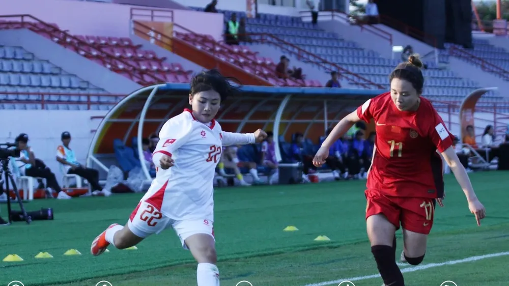 Các cầu thủ U20 nữ Việt Nam để thua U20 nữ Trung Quốc 0-3 ở trận ra quân.