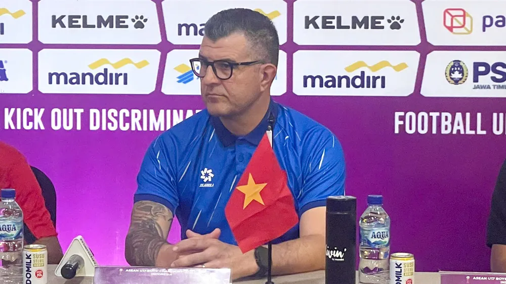 HLV Cristiano Roland .Ảnh: ĐOÀN NHẬT