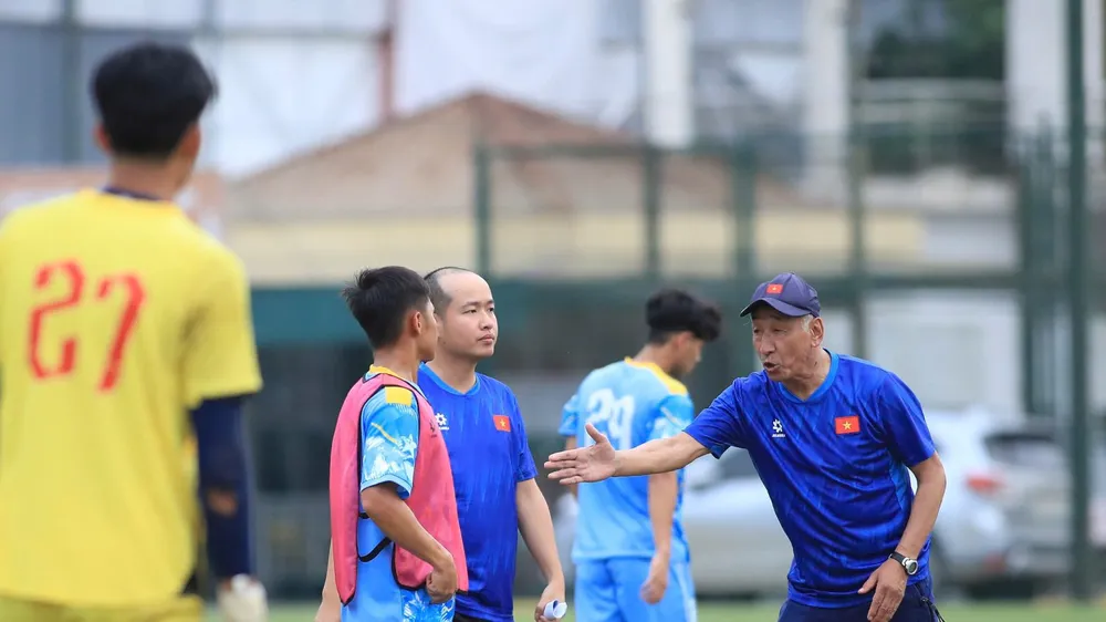 Thầy trò HLV Yutaka Ikeuchi tích cực chuẩn bị cho giải U19 Đông Nam Á 2026. Ảnh: ĐOÀN NHẬT