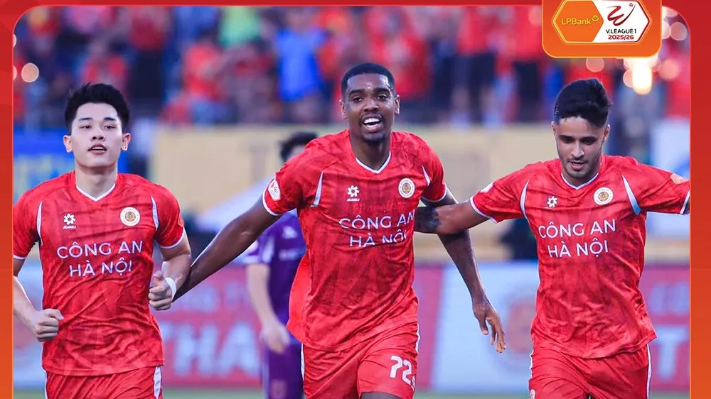 CLB CAHN giành cú "hatrick giải thưởng" trong tháng 5.
