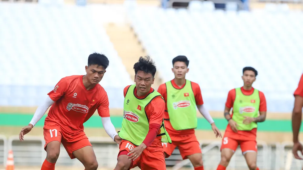 Đội tuyển Việt Nam trên sân tập ngày 4-7.