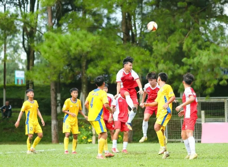 CLB TPHCM giành trọn 3 điểm trong cuộc so tài cùng SLNA.