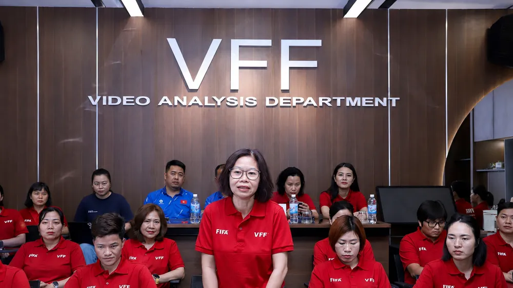 Khóa học chúng chỉ B đầu tiên tại Việt Nam có sự tham dự của 22 học viên từng là cựu tuyển thủ quốc gia.