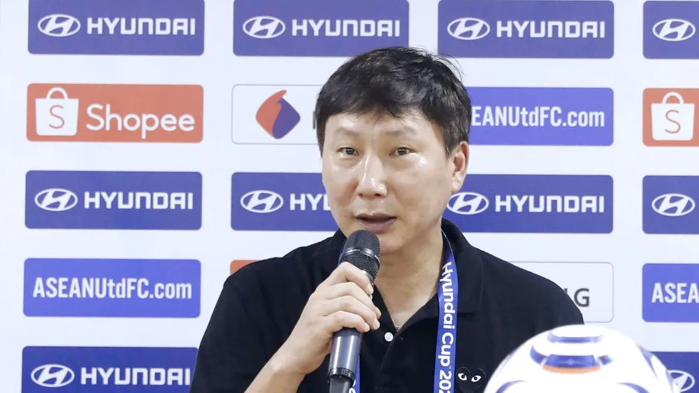 HLV Kim Sang-sik hài lòng về màn trình diễn của các học trò