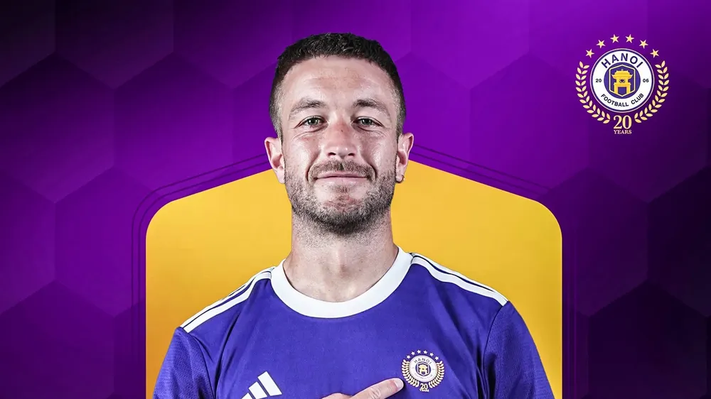 Tiền đạo kỳ cựu Adam Taggart (Ảnh: HNFC)