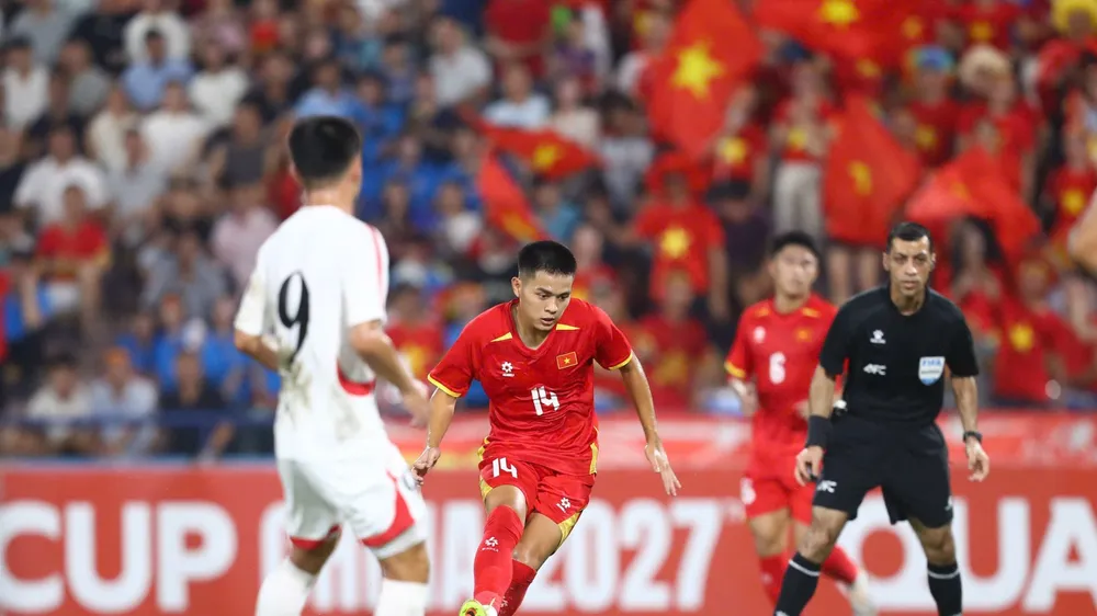U20 Việt Nam vào thế bất lợi sau trận thua 0-3 trước CHDCND Triều Tiên hôm ra quân. Ảnh: ĐOÀN NHẬT