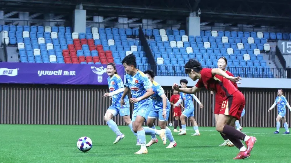 Đội tuyển nữ Việt Nam trong trận giao hữu với đội tuyển nữ Trung Quốc vào tháng 2-2026 tại Thâm Quyến (TQ). Ảnh: ĐOÀN NHẬT