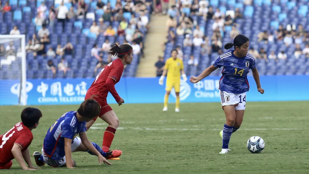 Cuộc so tài giữa đội tuyển Việt Nam và Nhật Bản tại ASIAD 2023, trận đấu mà Nhật Bản thắng với tỷ số 7-0. Ảnh: ĐỨC THIỆN