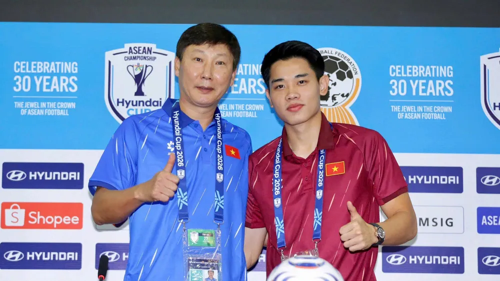 HLV Kim Sang-sik tự tin giành 3 điểm trước Thái Lan để đến gần ngôi đầu bảng. Ảnh: DŨNG PHƯƠNG