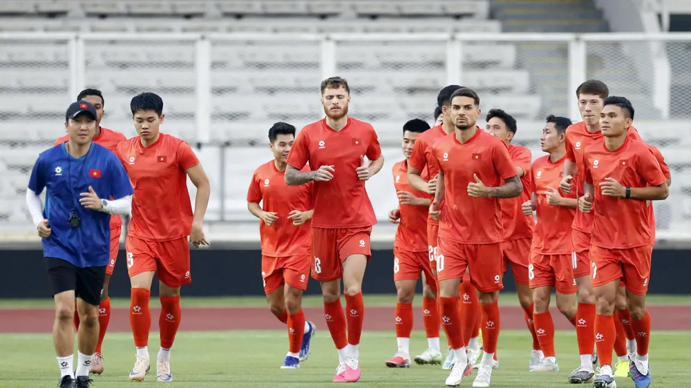 Đội tuyển Việt Nam tiến hành buổi tập trên sân Gelora Bung Karno (Jakarta, Indonesia) vào chiều 1-10. Đây cũng là buổi tập duy nhất trên sân này trước trận đấu với Pakistan. Ảnh: ANH KHOA