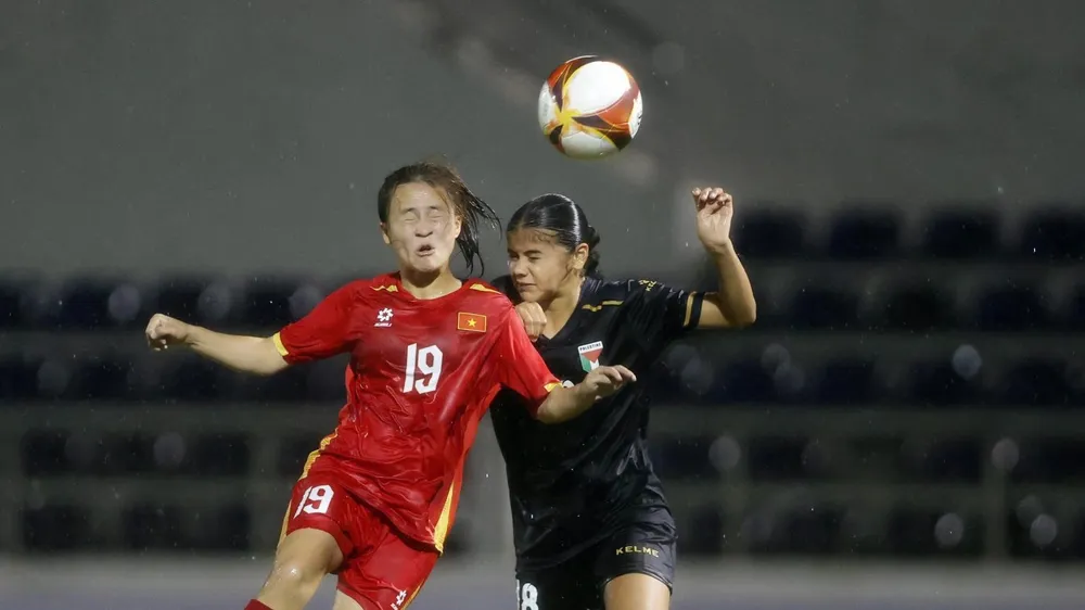 U17 nữ Việt Nam khởi đầu thuận lợi bằng chiến thắng 6-0 trước Palestine. Ảnh; ĐÔNG HUYỀN