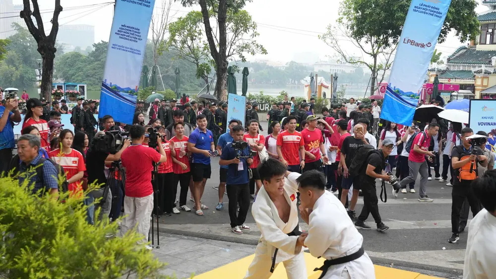 Những hoạt động tại ngày hội toàn dân tập luyện thể thao 2026. Ảnh: THÁI DƯƠNG