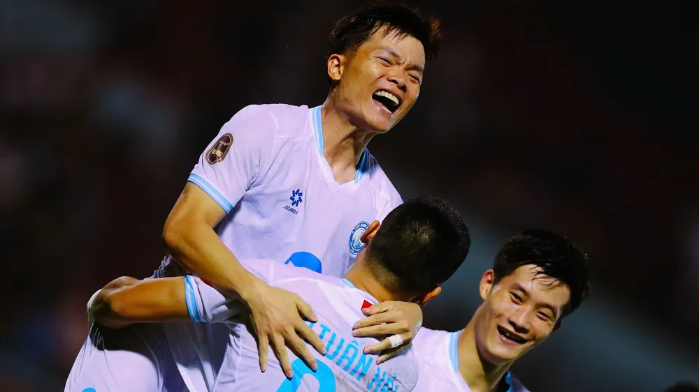Nam Định bùng nổ với chiến thắng 4-0 trước Đồng Nai. Ảnh: QUANG ĐƯƠNG