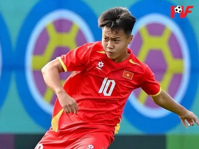 Xuân Vinh ghi bàn ấn định tỷ số 4-1 cho U15 Việt Nam trước U15 Mauritius. Ảnh: PVF