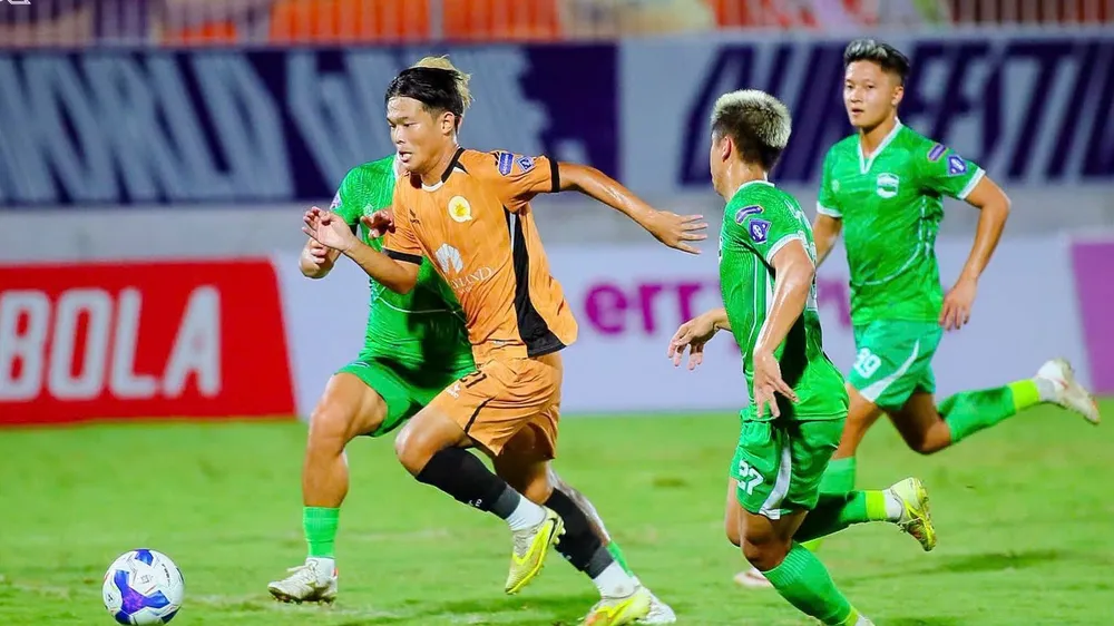 Quy Nhơn United hướng mục tiêu kiếm điểm trên sân Bà Rịa. Ảnh: QNU FC