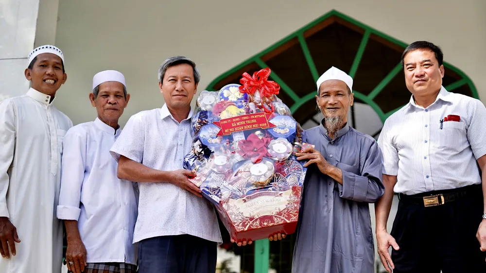  Làng Chăm ấm áp xuân về 