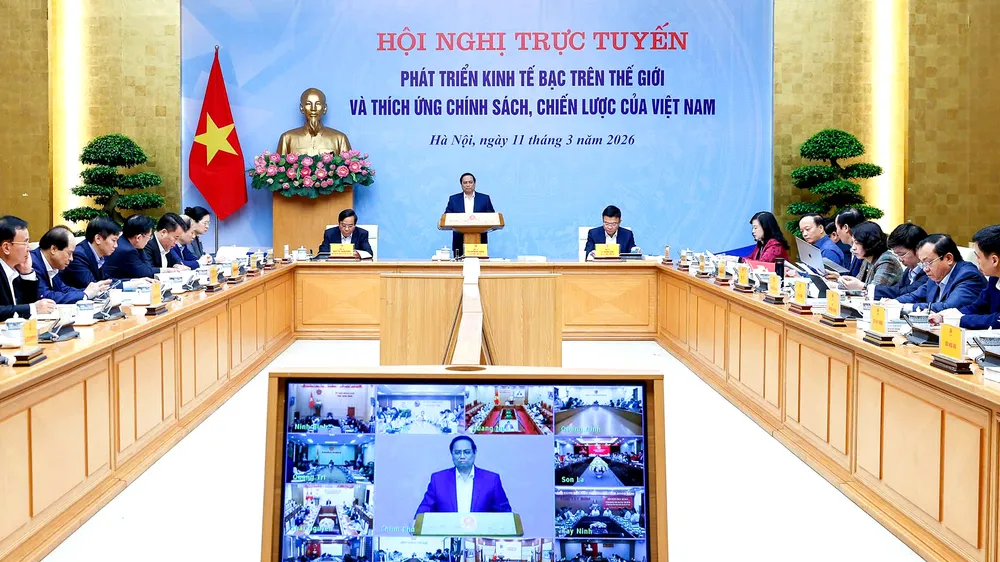 Thủ tướng Phạm Minh Chính chủ trì và phát biểu tại Hội nghị về phát triển kinh tế bạc trên thế giới và thích ứng chính sách, chiến lược của Việt Nam. (Ảnh VIẾT CHUNG)