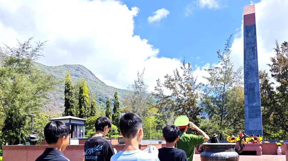Khi học sinh chưa ngoan "trải nghiệm" 