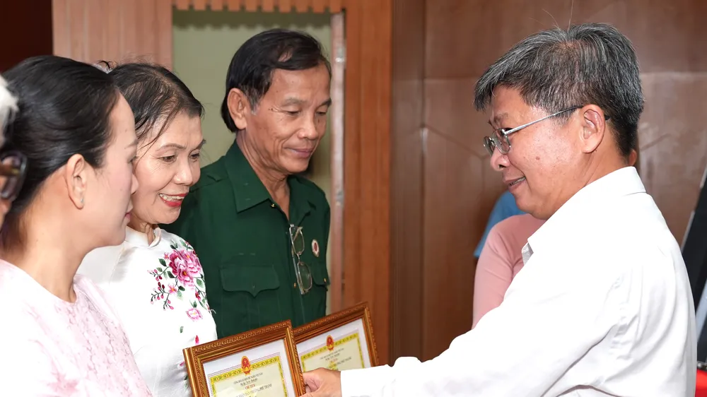  Phường Phú Thạnh tuyên dương gương điển hình trong học tập và làm theo Bác 