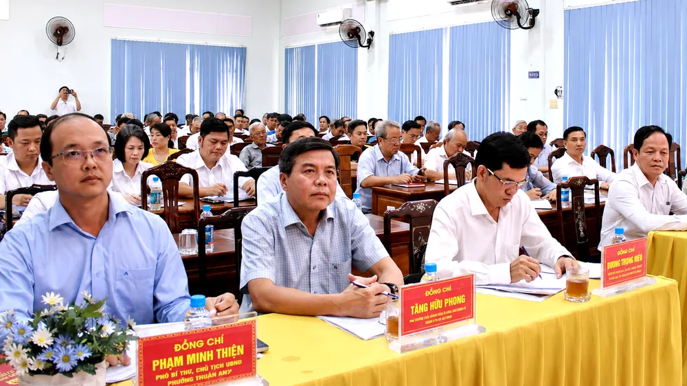 Các đại biểu tham dự hội nghị