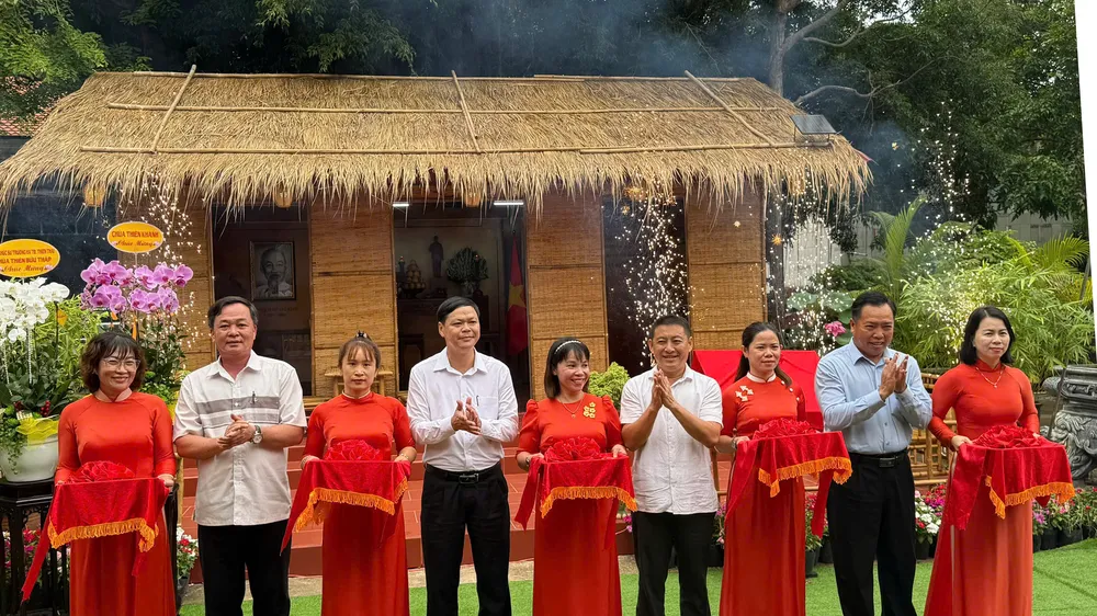 Nghi thức cắt băng khánh thành “Không gian văn hóa Hồ Chí Minh” tại Tịnh xá Ngọc Lâm