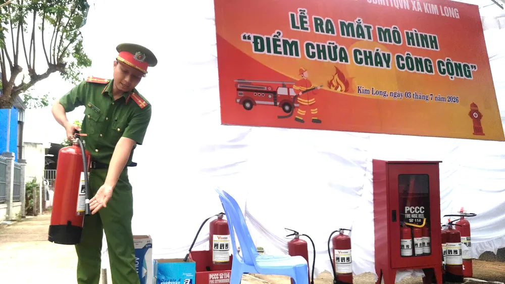 Xã Kim Long ra mắt điểm chữa cháy công cộng