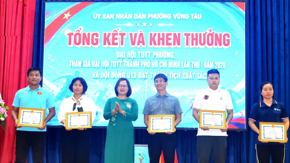Phường Vũng Tàu khen thưởng các vận động viên đạt thành tích cao 