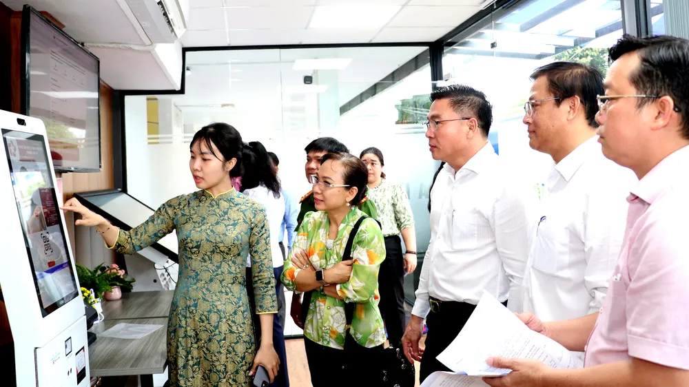 Phường Thới An vận hành khu vực nộp hồ sơ trực tuyến 24/7