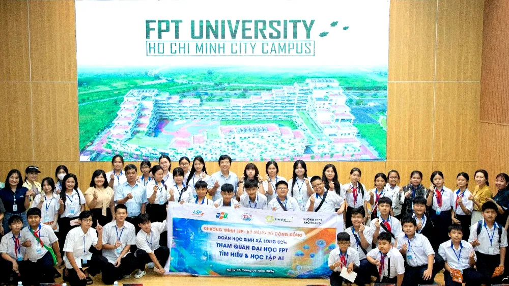 Hơn 40 học sinh THCS và THPT tại xã Long Sơn tham gia chương trình tham quan, trải nghiệm học tập tại Trường Đại học FPT cơ sở TP. Hồ Chí Minh (FPTU).