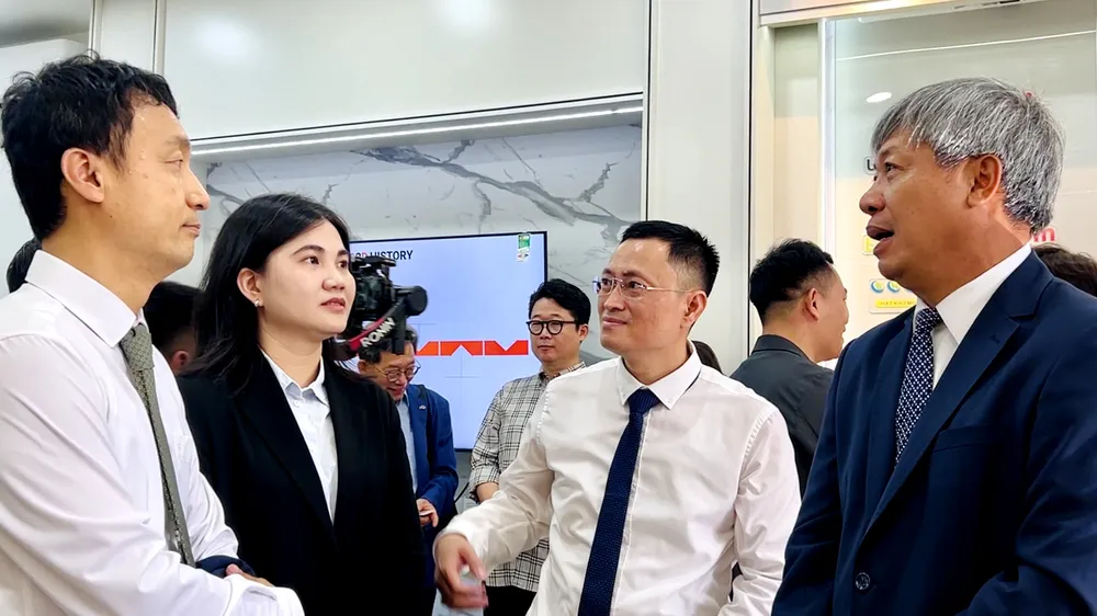 Lãnh đạo TP Đà Nẵng tham quan Không gian đổi mới sáng tạo Đà Nẵng - Daegu