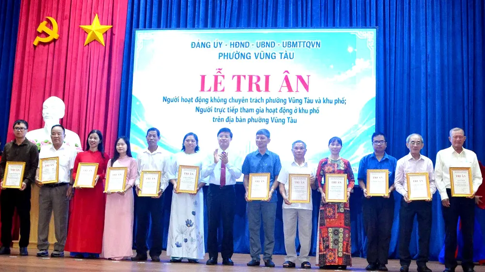 Phường Vũng Tàu tri ân 243 cán bộ cơ sở