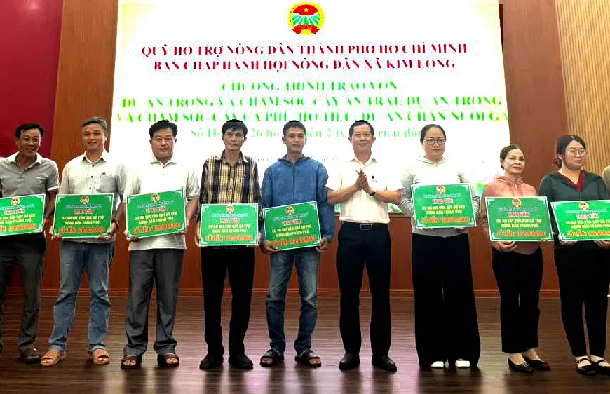 26 hộ nông dân xã Kim Long được vay ưu đãi 2,5 tỷ đồng