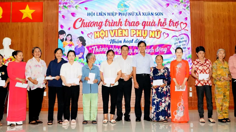 Nhiều hoạt động ý nghĩa kỷ niệm Ngày Phụ nữ Việt Nam 20-10